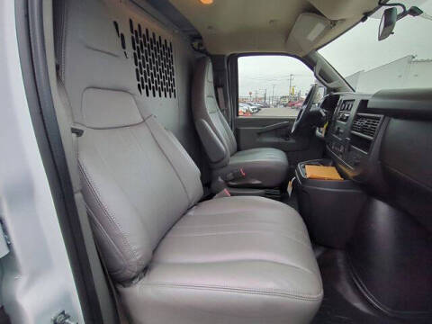 2025 Chevrolet Express 2500