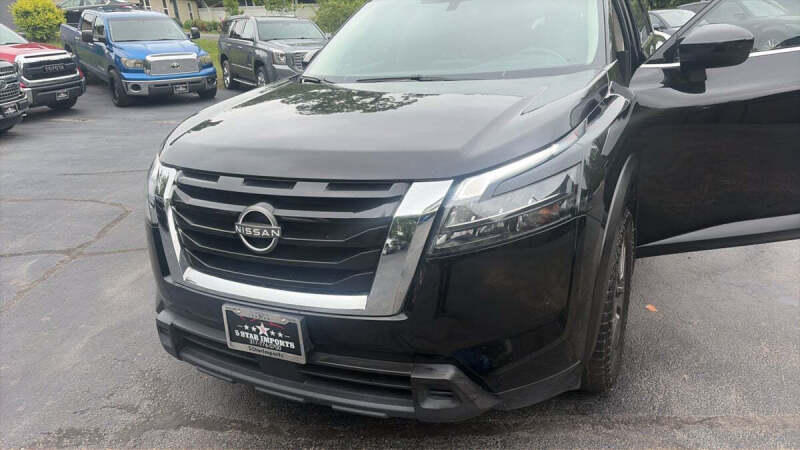 2023 Nissan Pathfinder S
