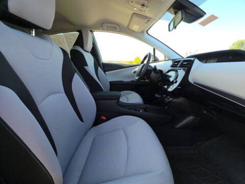 2019 Toyota Prius LE AWD-e