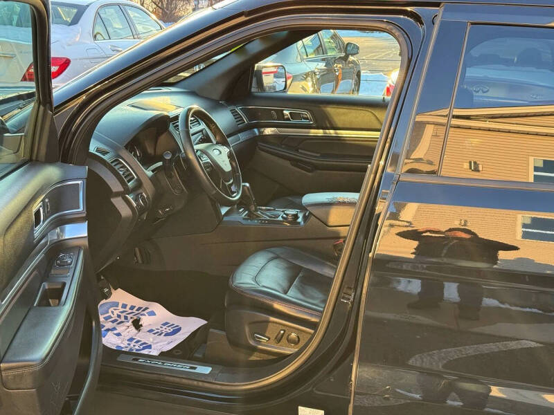 2017 Ford Explorer Sport