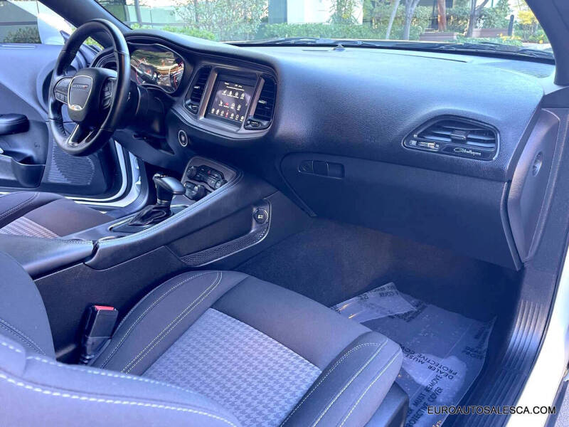 2023 Dodge Challenger SXT