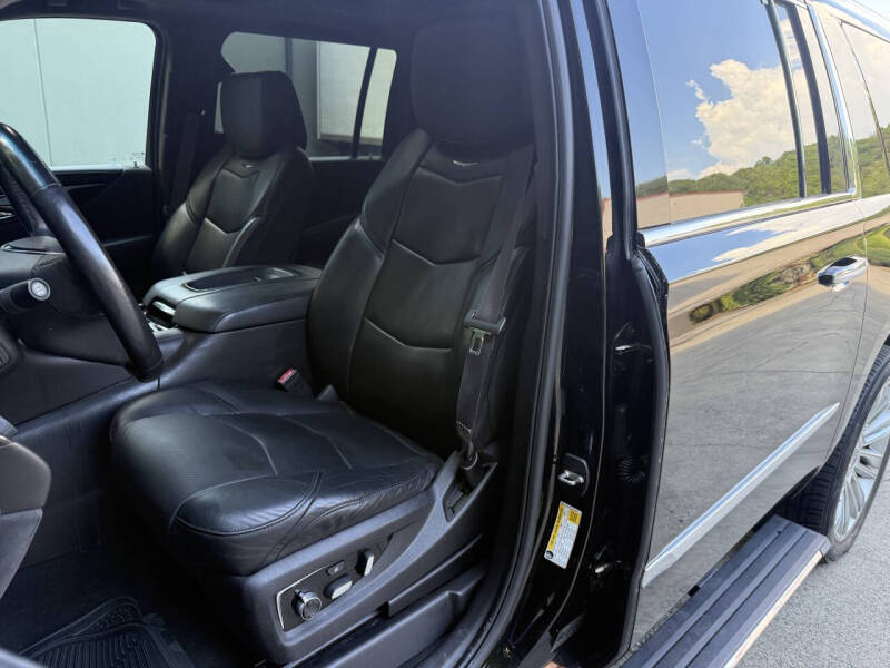 2017 Cadillac Escalade ESV Platinum