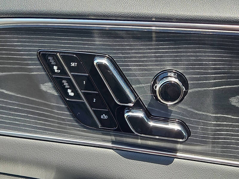 2025 Cadillac LYRIQ Sport 1