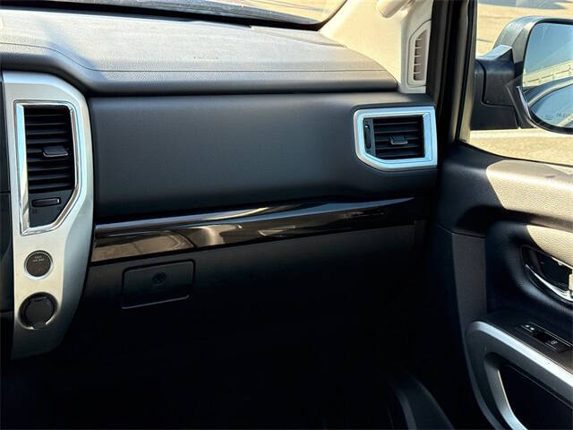 2018 Nissan Titan SV