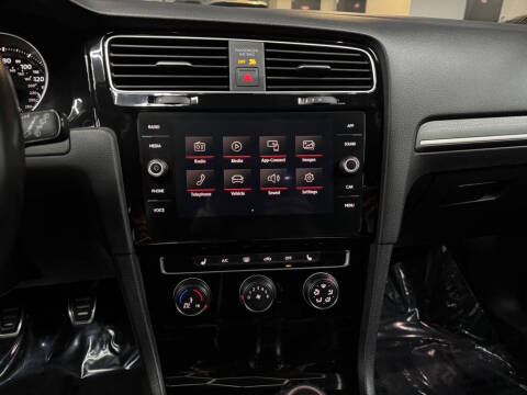 2020 Volkswagen Golf GTI SE