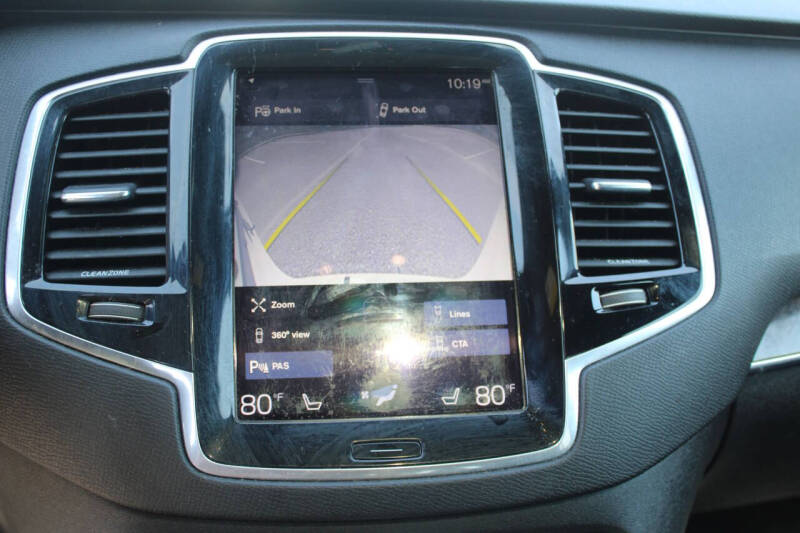 2016 Volvo XC90 T6 Momentum