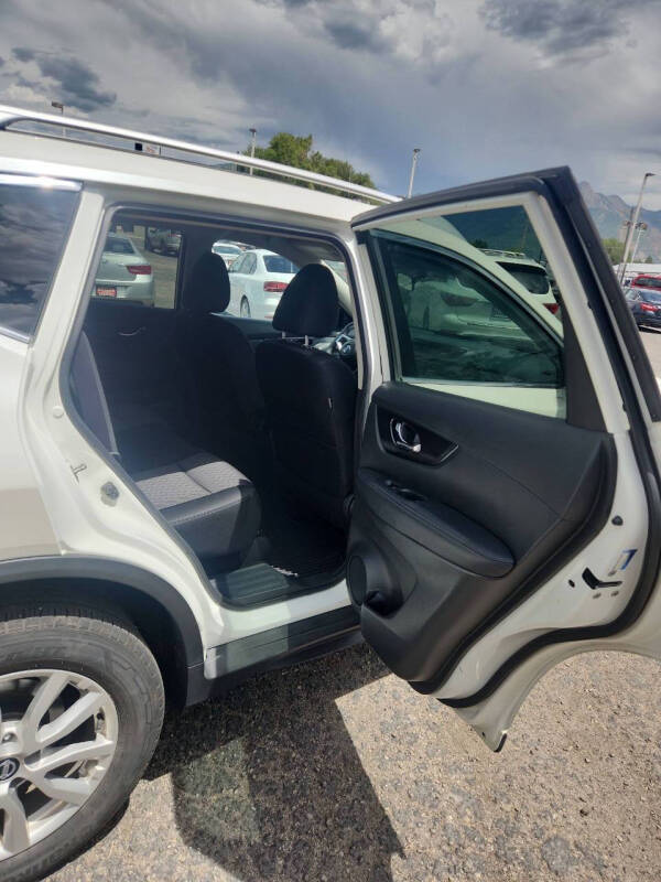 2017 Nissan Rogue SV