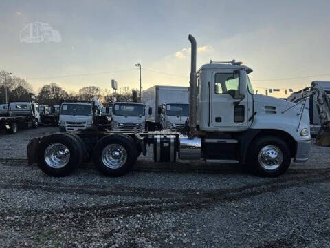 2013 Mack Pinnacle