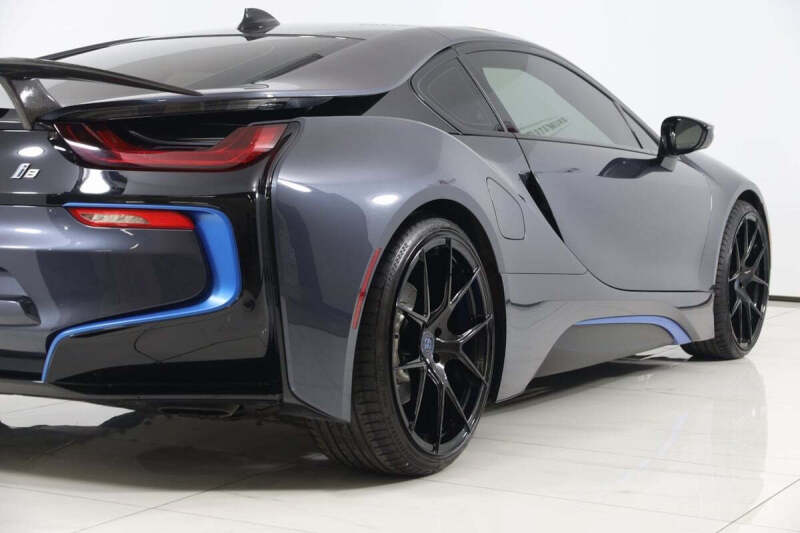 2017 BMW i8