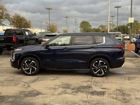 2023 Mitsubishi Outlander SE