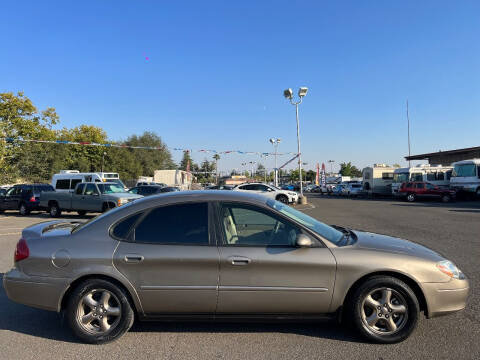 2003 Ford Taurus SE