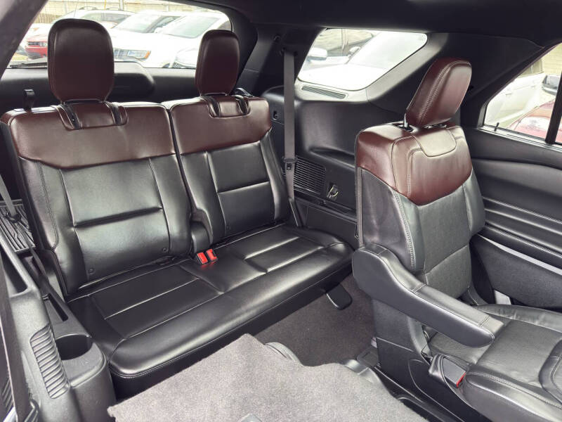 2020 Ford Explorer Platinum