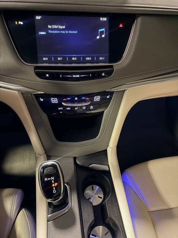 2017 Cadillac XT5 Luxury