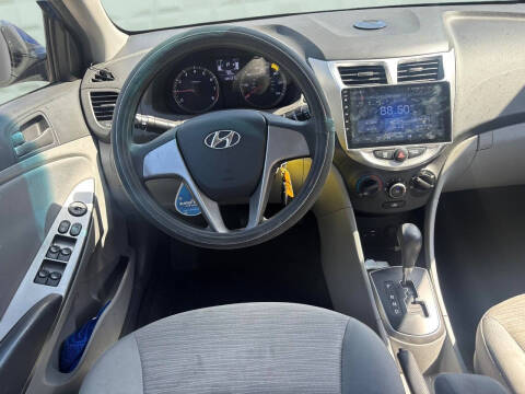 2016 Hyundai Accent SE