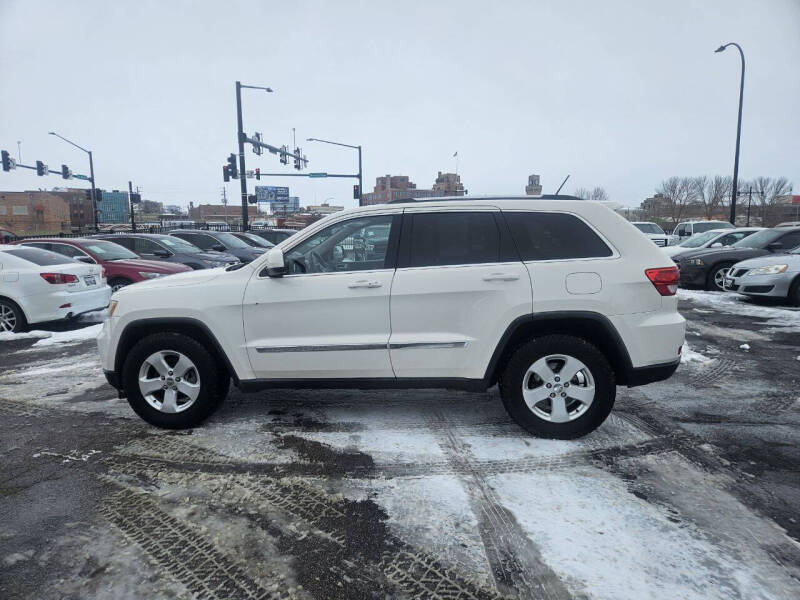 2011 Jeep Grand Cherokee Laredo's photo