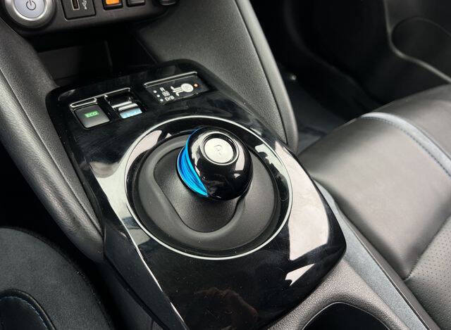 2022 Nissan LEAF SL PLUS