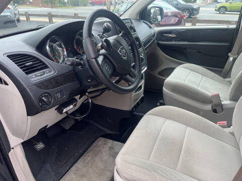 2013 Dodge Grand Caravan Wheelchair van