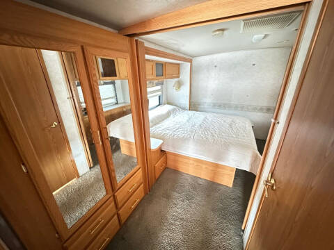2004 Winnebago Sightseer 35N