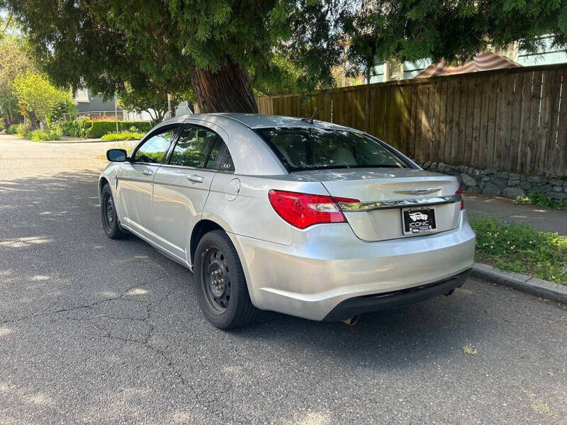 2011 Chrysler 200 LX