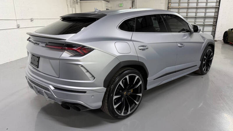 2022 Lamborghini Urus