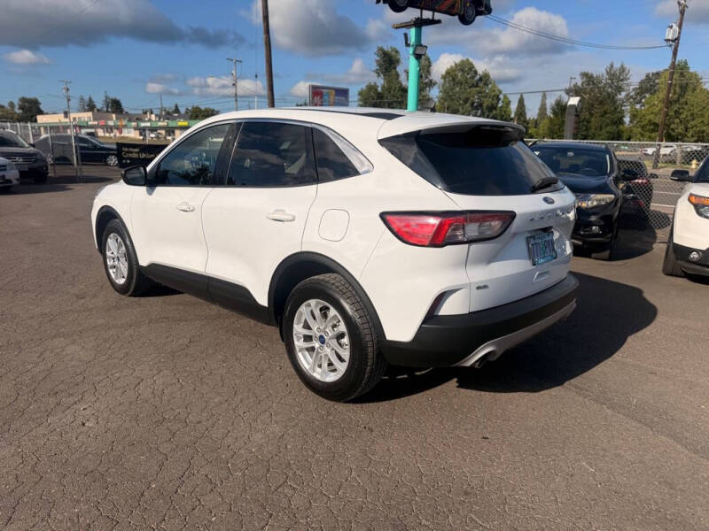 2022 Ford Escape SE