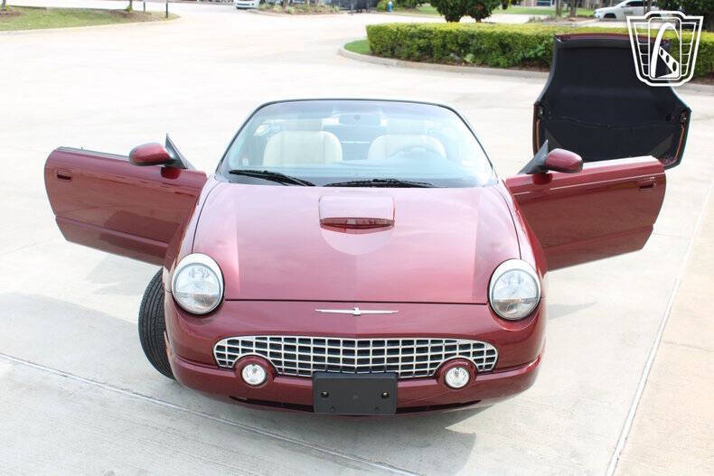 2004 Ford Thunderbird Deluxe