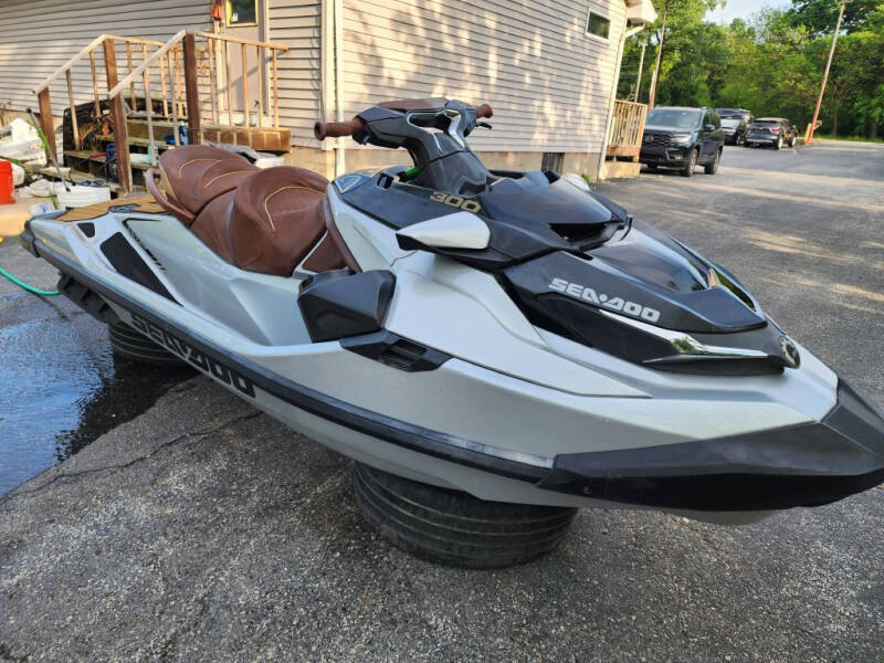 2018 Sea-Doo GTX-300 LIMITED