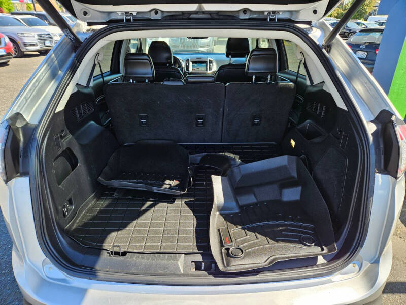2017 Ford Edge Titanium