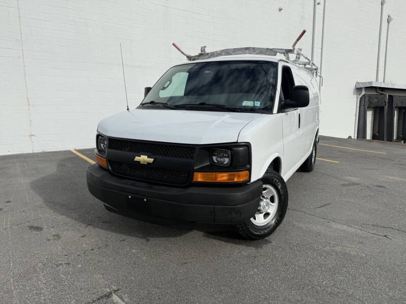 2016 Chevrolet Express Cargo Work Van's photo