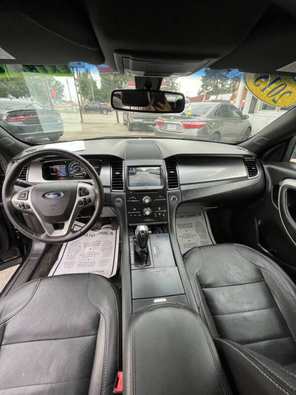 2015 Ford Taurus SEL