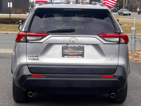 2020 Toyota RAV4 LE