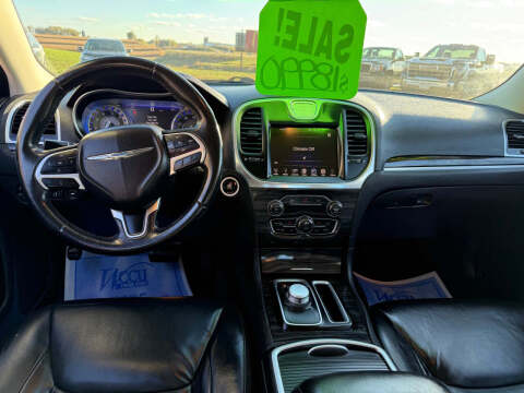 2016 Chrysler 300 Limited