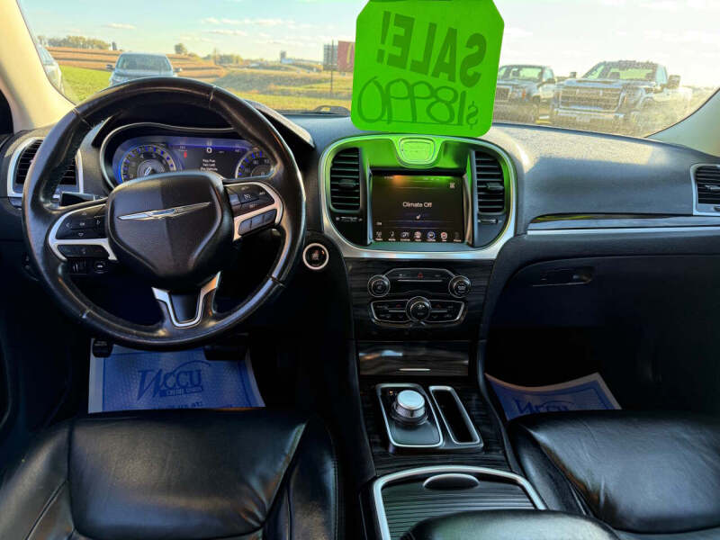 2016 Chrysler 300 Limited