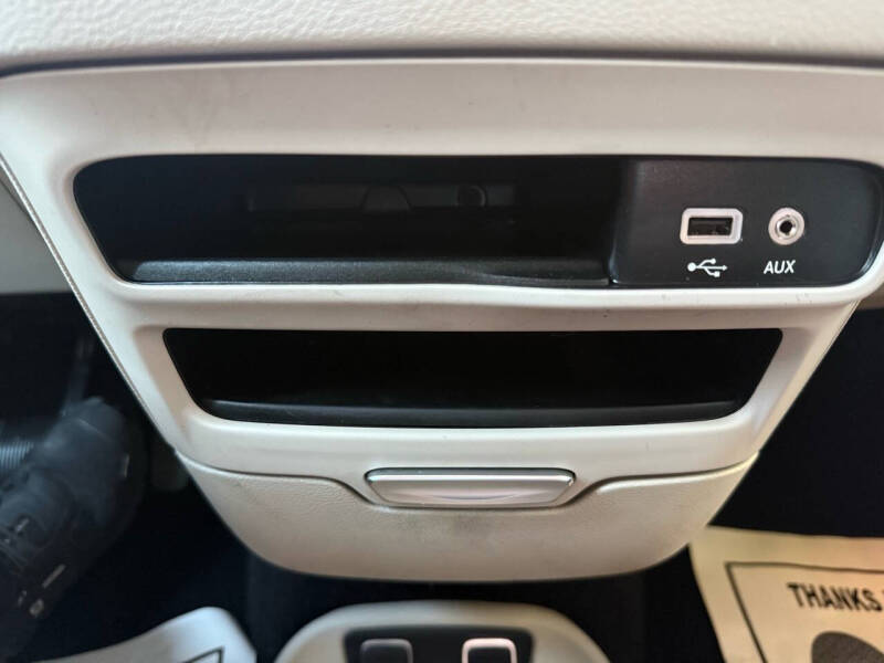 2020 Chrysler Voyager LXi