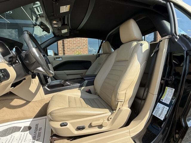 2005 Ford Mustang GT Deluxe