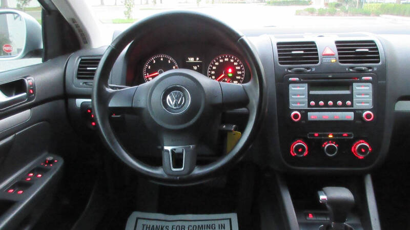 2010 Volkswagen Jetta Limited Edition photo 28