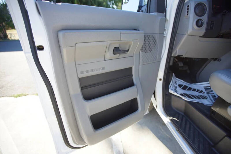 2014 Ford E-Series E-150