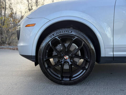 2018 Porsche Cayenne Platinum Edition