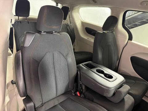 2017 Chrysler Pacifica LX