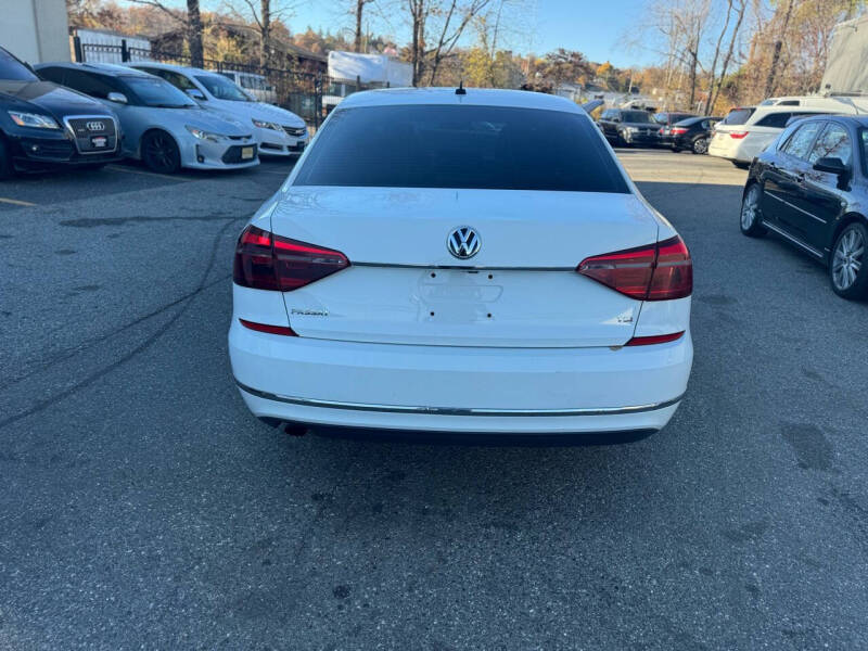 2017 Volkswagen Passat S photo 8