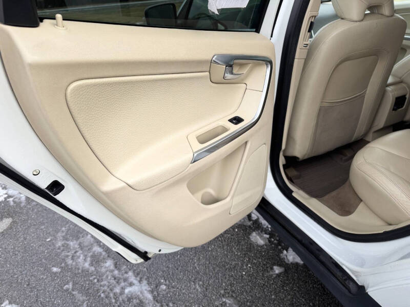 2012 Volvo XC60 T6 Premier Plus