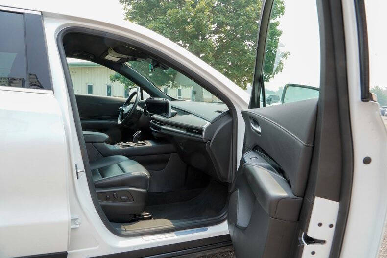 2024 Cadillac XT4 Luxury