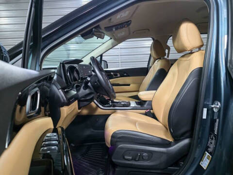 2024 Kia Carnival EX