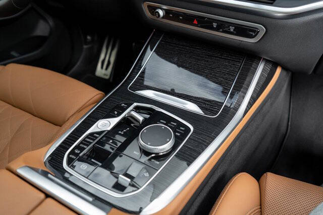 2023 BMW X7 46