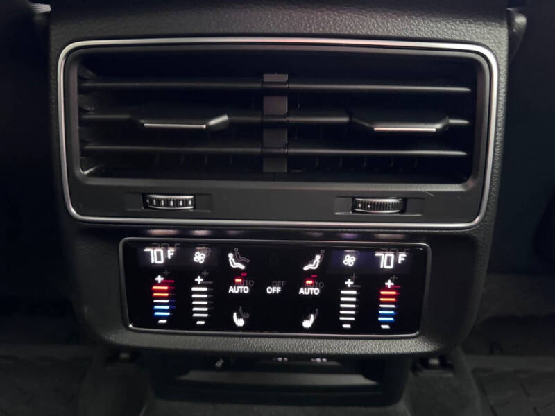 2020 Audi Q8 quattro Premium Plus 55 TFSI