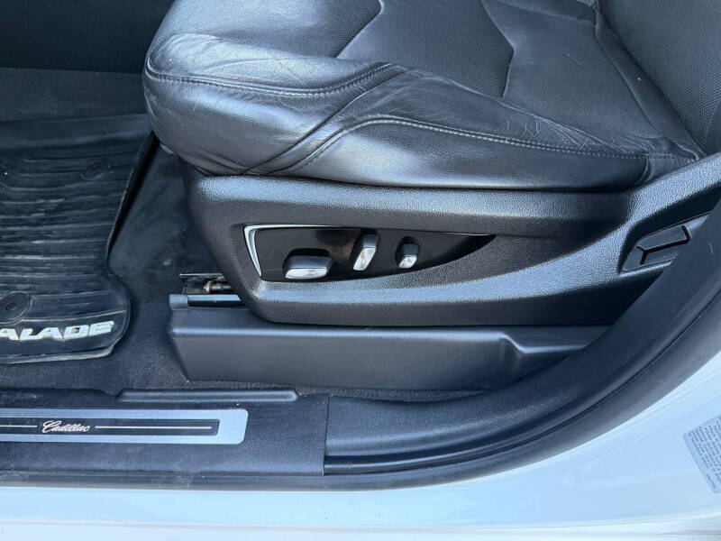 2016 Cadillac Escalade ESV Luxury Collection