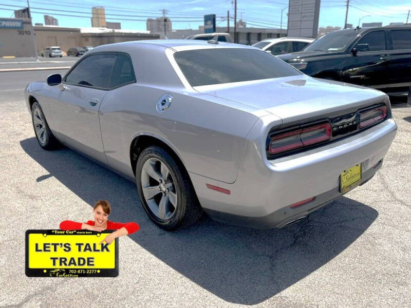 2015 Dodge Challenger SXT