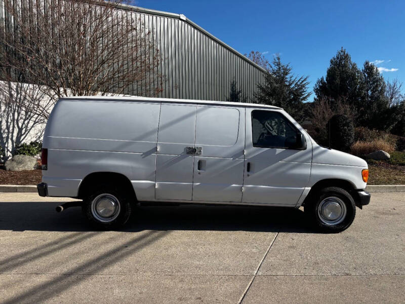 2004 Ford E-Series E-350 SD