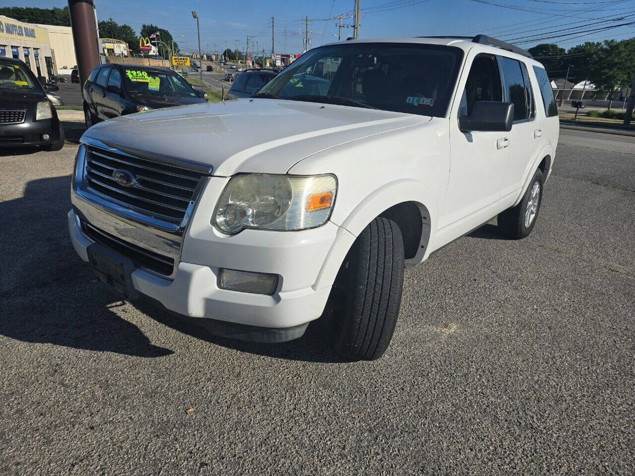 2010 Ford Explorer for sale at QUEENSGATE AUTO SALES in York, PA