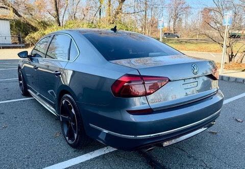 2017 Volkswagen Passat 1.8T R-Line